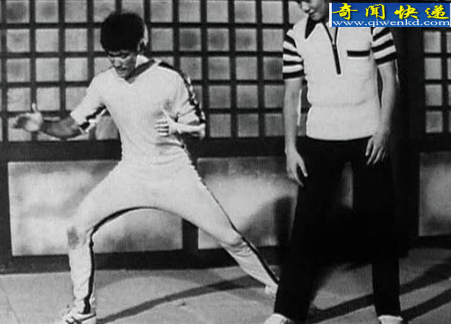 李小龙《死亡游戏》。(图/中国娱乐网) 李小龙《死亡游戏》。(图/中国娱乐网)