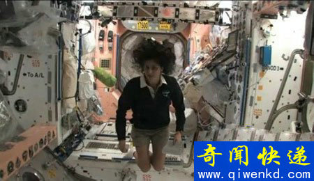 女宇航员在太空竟是这样如厕