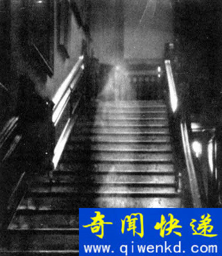 6、雷纳姆大厅的布朗夫人