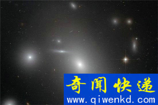 科学家发现休眠中超级黑洞 质量是太阳210亿倍!