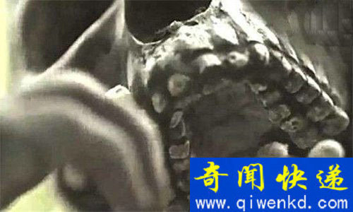 人类史前文明揭秘:巨人骨骸竟是外星人化石