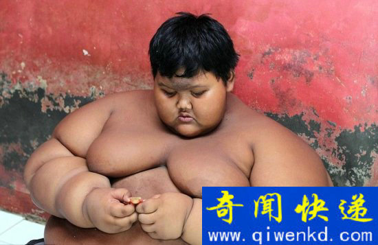 10岁胖娃成世界最重男孩 除了吃饭就是睡(9)