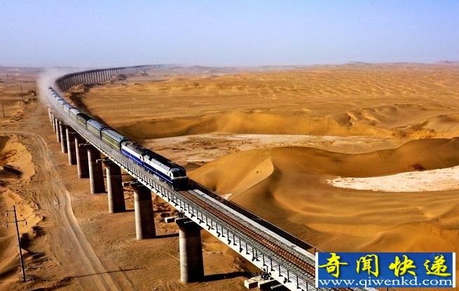 世界首个沙漠铁路环线贯通