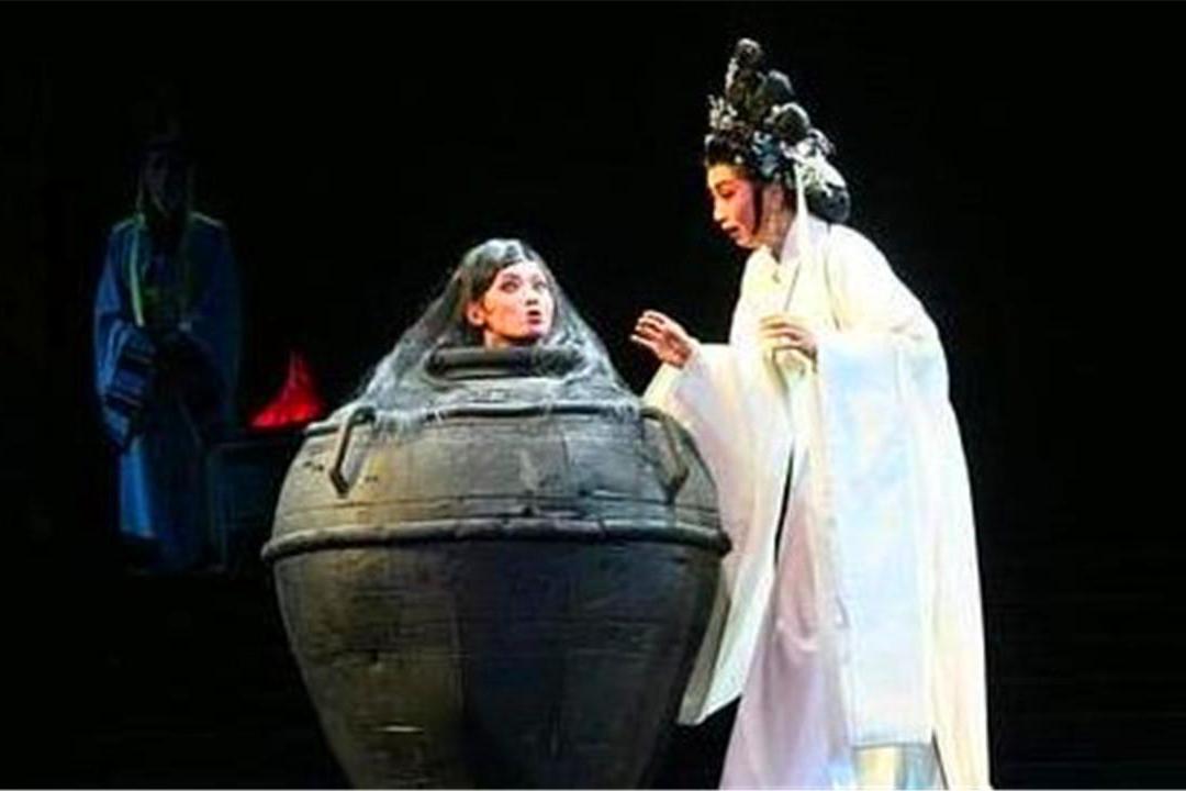 戚夫人人彘图片不忍直视:剁掉四肢被扔进厕所等死