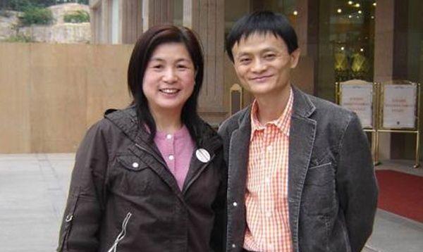 马云一家四口图片,儿子帅气/女儿清纯漂亮(妥妥的人生赢家)
