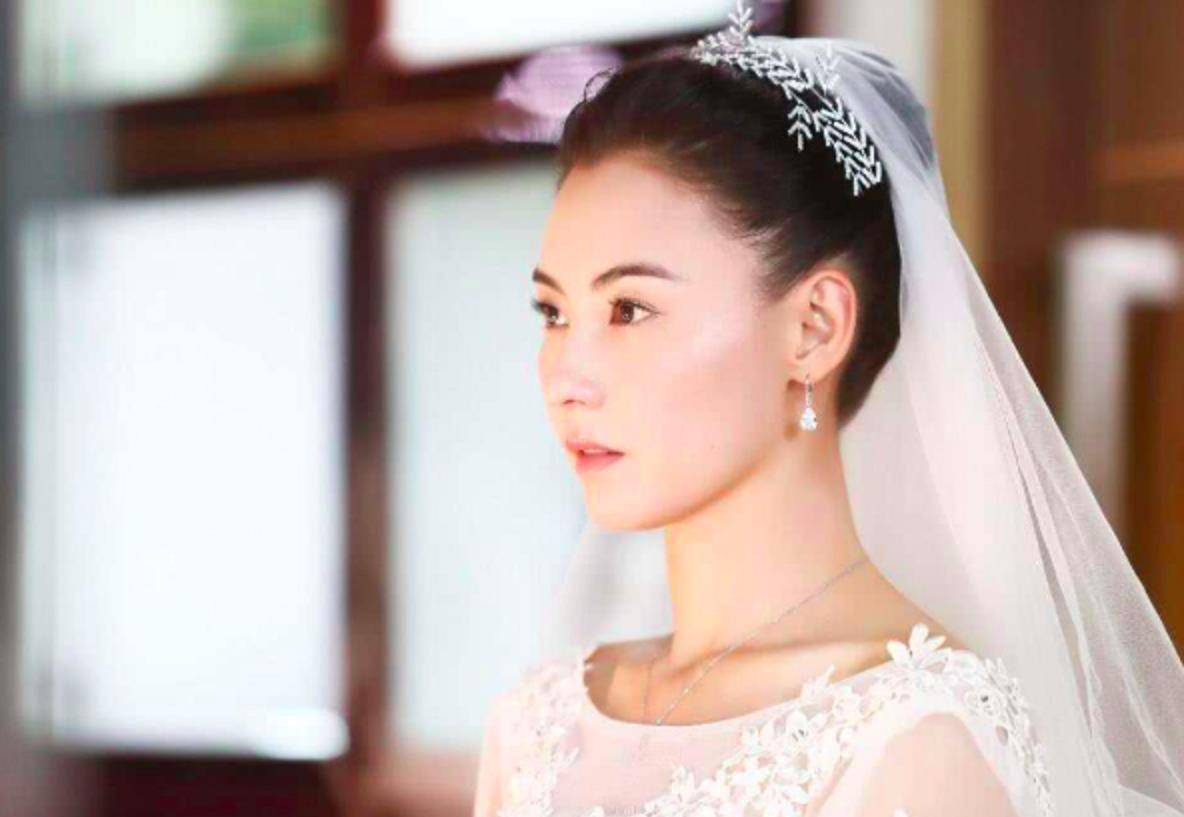 张柏芝回应婚纱照