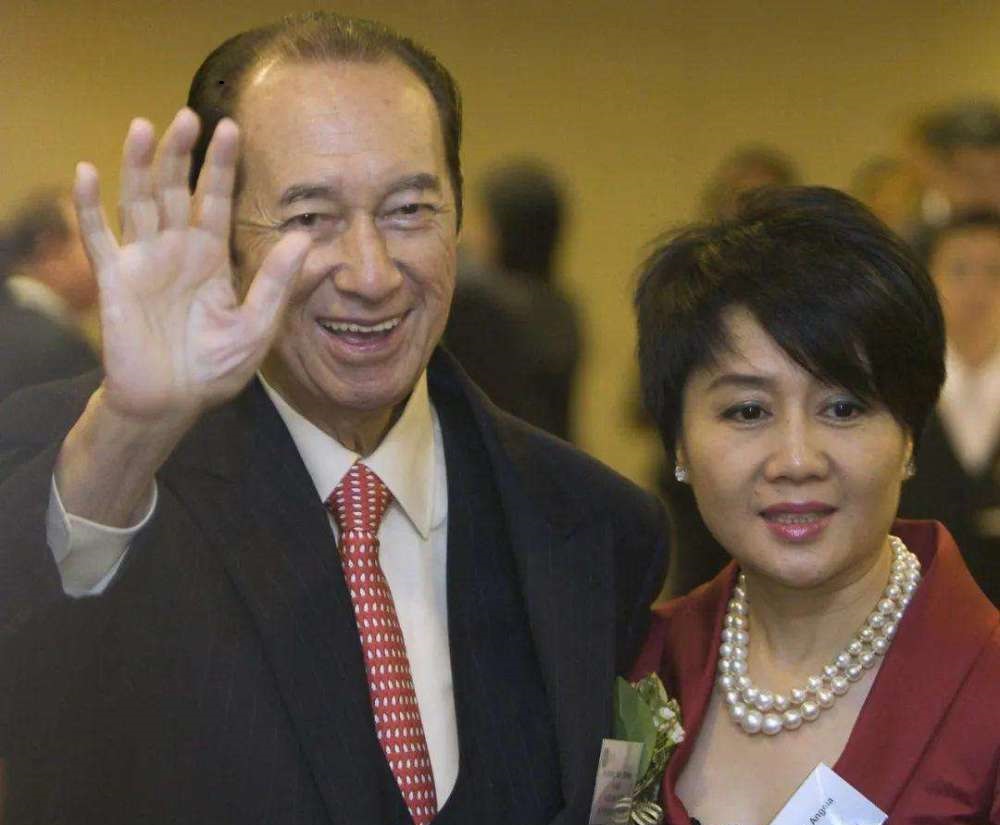 梁安琪外面的男人