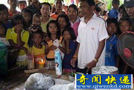 德媒体称泰国村民祭拜不明生物