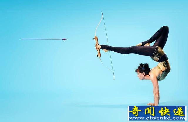 吉尼斯世界纪录用脚射箭的人 图