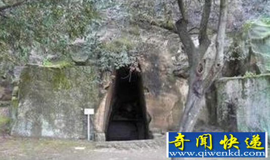 昆仑山死亡谷,号称昆仑山的“地狱之门”。