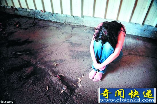 被囚禁的一名女模