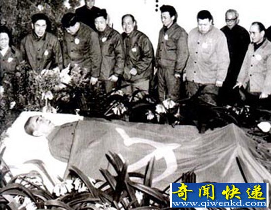 周恩来一生二十四个字震惊世人 是第一个提出死后不留骨灰的人