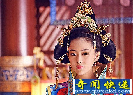 ������Ĺ ����һ��Ů���������ǧ���Ĺ֮��