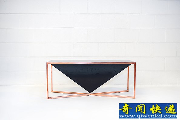 倒过来的“金字塔” Pyramid桌子