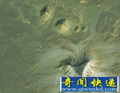 卫星照发现疑为未知金字塔
