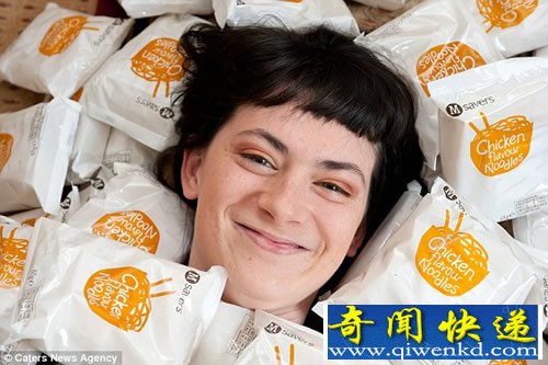 少女10年只吃方便面 年平均面条长达48公里 身体机能严重退化