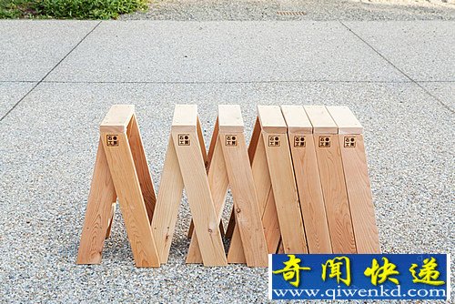 模块化的延伸 AA凳子以节省存储的空间