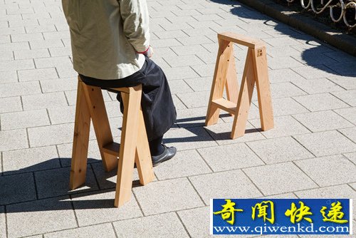 模块化的延伸 AA凳子以节省存储的空间