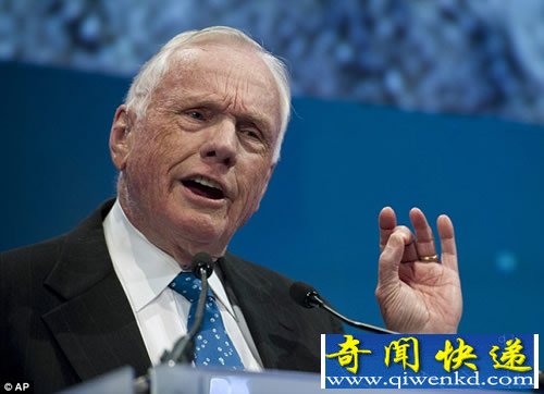 阿姆斯特朗历史上第一个登上月球并在月球上行走的人