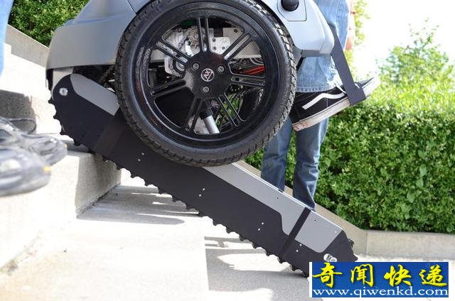 可爬楼梯的轮椅 可应对凹凸不平的路面