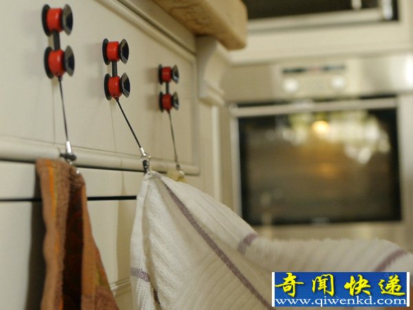 多功能创意手机支架 还能固定其它较轻的物品