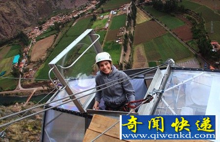 悬崖上的胶囊旅馆