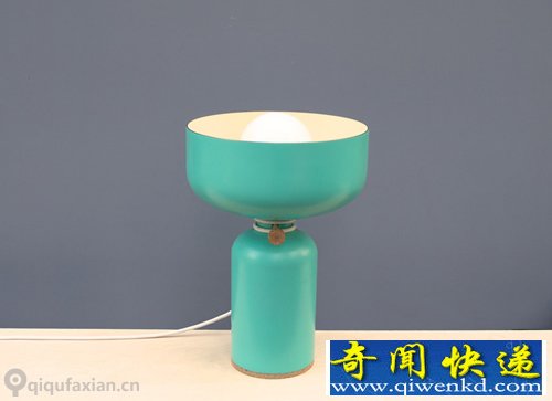 油灯的灵感 Table Lantern台灯 整体设计和颜色很有现代感