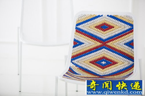 穿衣服的椅子 根据顾客的个人喜好进行定制设计
