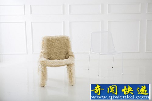 穿衣服的椅子 根据顾客的个人喜好进行定制设计