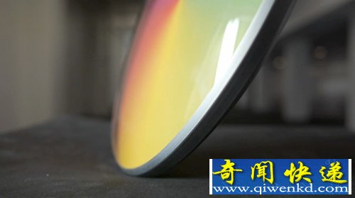 春夏秋冬 thepresent独特的视觉和记时方式 要跑上一整年的时钟