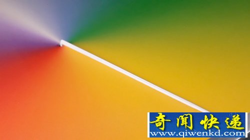 春夏秋冬 thepresent独特的视觉和记时方式 要跑上一整年的时钟