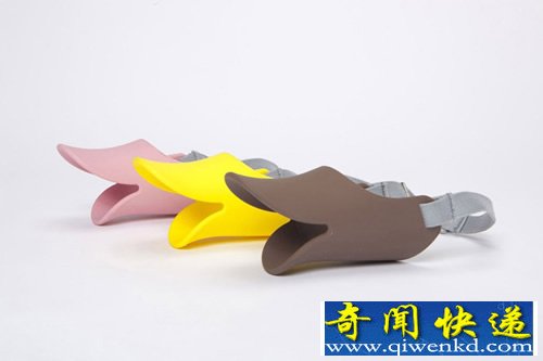 独特的宠物狗口套保证安全 让狗狗变身“鸭嘴兽”