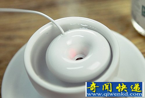 Fogring 杯子里的加湿器 像一个mini 版的甜甜圈