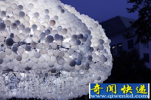 6000个灯泡 cloud灯泡云 对废物进行重新构想
