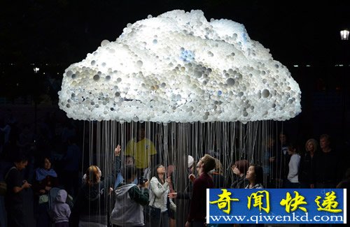6000个灯泡 cloud灯泡云 对废物进行重新构想