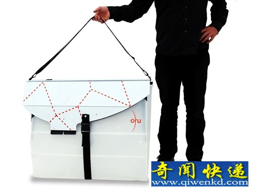 Oru 一包折叠皮艇 可以方便的背着它到你喜欢玩水的地方