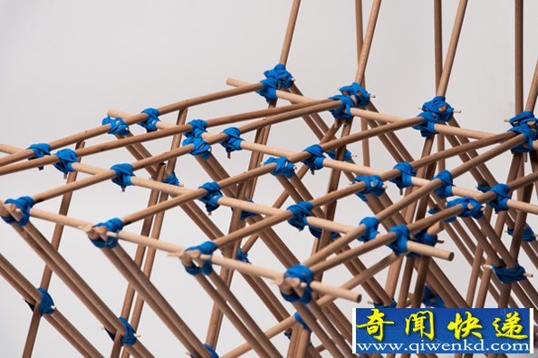 木棍的力量 Chaise椅子只是用橡皮筋连接