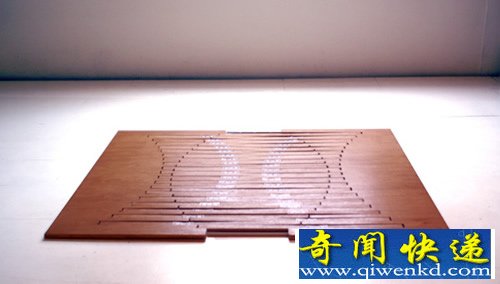 Rising桌子 简单 迷人 巧妙的折叠