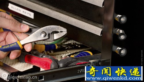 Ions 小灯大用处 主要用于各种维修方面的照明