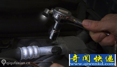 Ions 小灯大用处 主要用于各种维修方面的照明