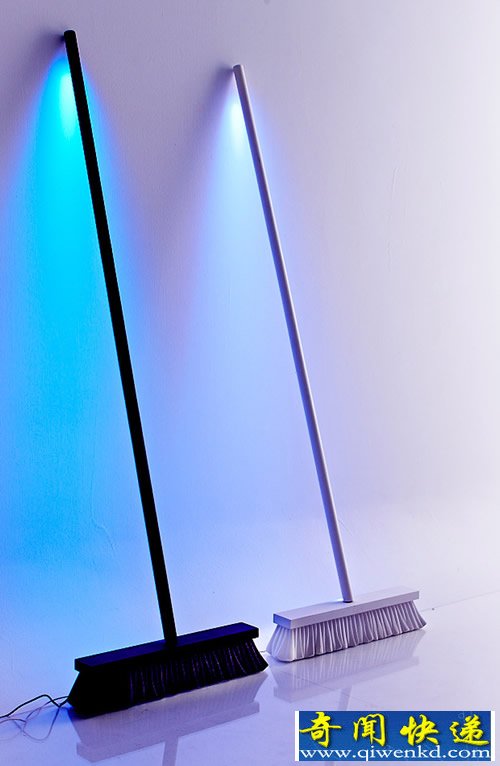 moodbroom靠墙的扫帚 它的职责就一盏落地灯