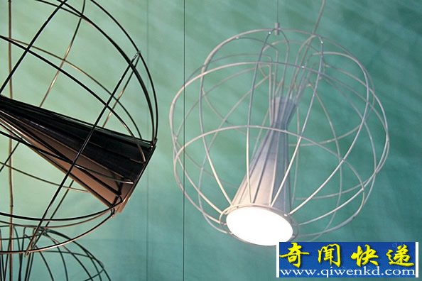 定位光 Latitude吊灯 根据自己的需求调整灯光照明的方向