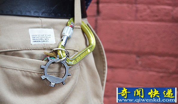 九个功能于一体 ringtool钥匙扣小工具
