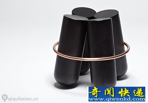 Bolt 凳子四条腿 像一个现代的雕塑