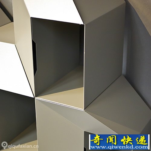 Rocky 书架的角度 感受其视觉上的3D 冲击