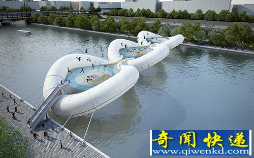 “蹦床桥” 蹦蹦 跳跳 玩着过桥 超级有趣