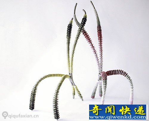 One by One“外星生物”凳子 还有椅子 造型很怪异