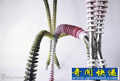 One by One“外星生物”凳子 还有椅子 造型很怪异