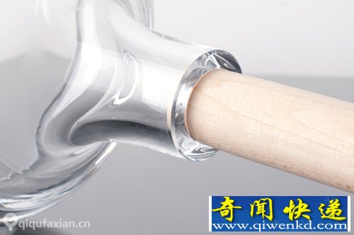 COUVERCLE 敲一下 皮搋子 用于传唤