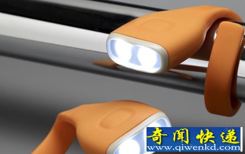 虫虫 一个柔软灵活的手电筒 可以缠绕在杆子上